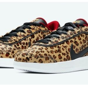 NikeCourt AirMax Vapor Wing sneakers